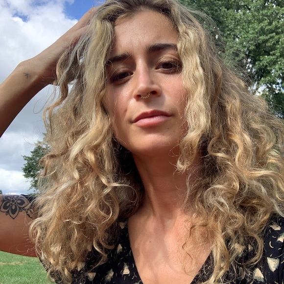 Meet your Posher, Kieri - Picture 2 of 3